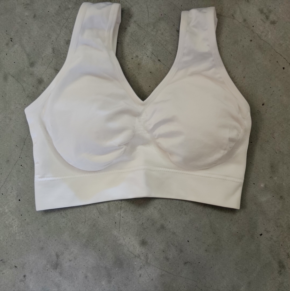 Truekind Everyday Throw-On Wireless Bralette | White | Size S | NWT - Picture 2 of 6